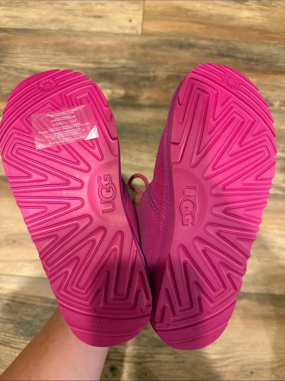 Pink UGG boots - Picture 4 of 4